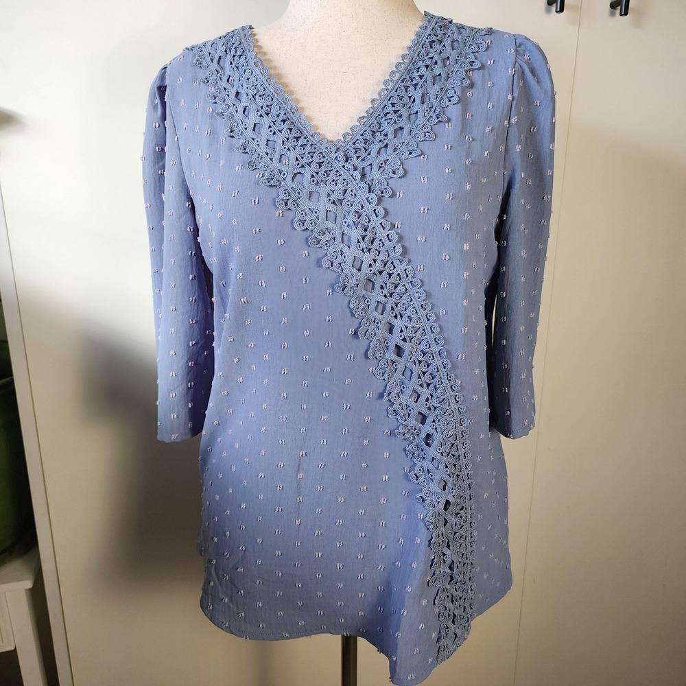 M blue polka dot v-neck Hocosit blouse